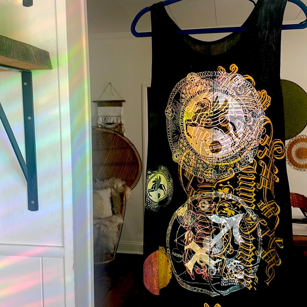 The people of the labyrinths dress